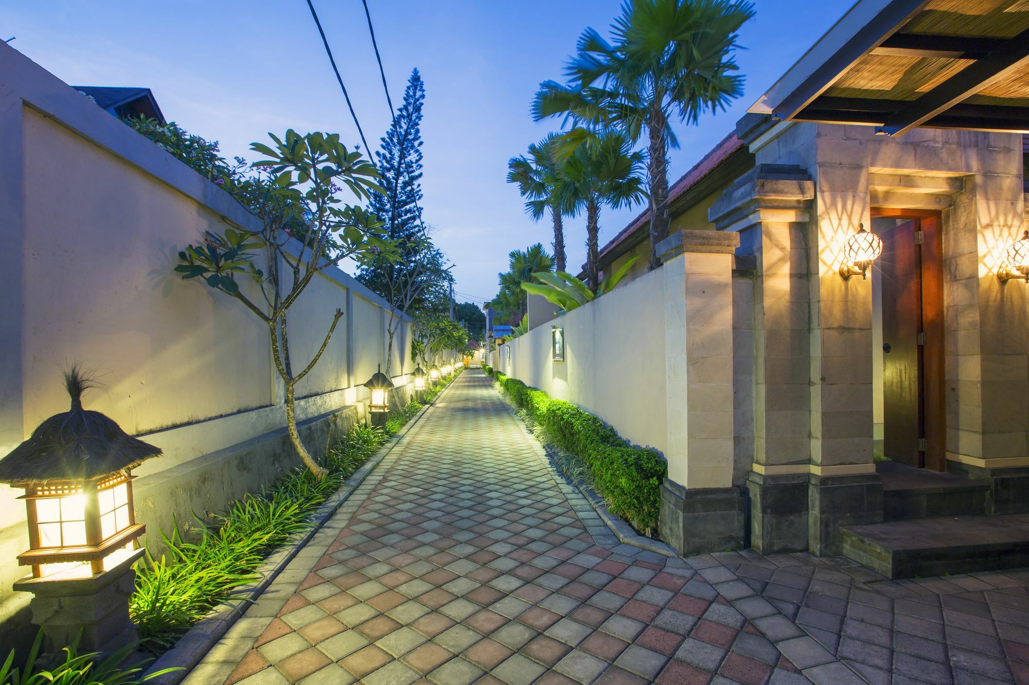 Kubal Bed And Living Hotel Seminyak Buitenkant foto